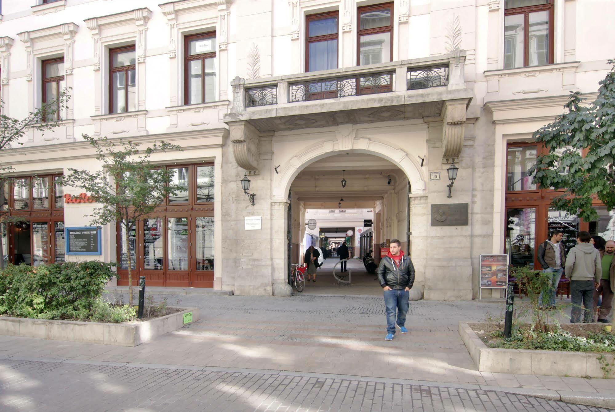 International Apartments Boedapest Buitenkant foto